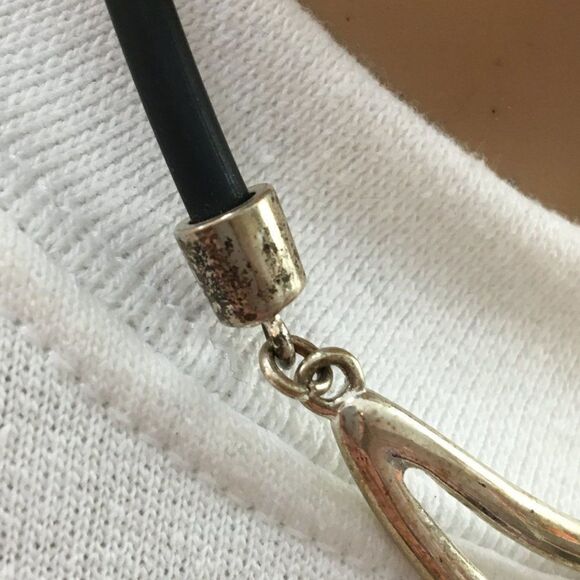 Vintage 1990s Y2K Silver Tone Drop Loop Choker Necklace Rubber Cord - Picture 13 of 14